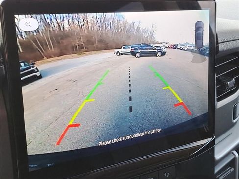 Used 2024 Ford Expedition XLT image 14