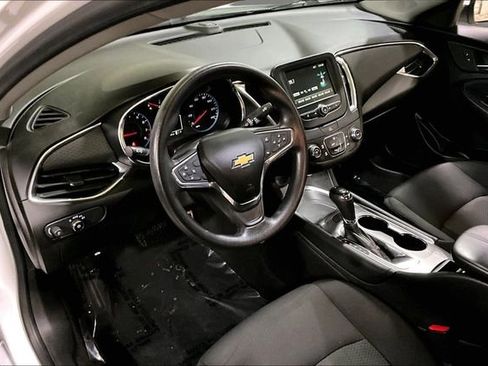 Used 2016 Chevrolet Malibu LT FWD image 17