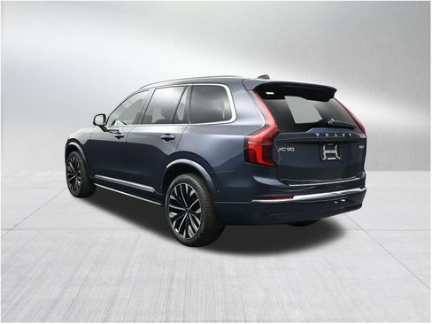 New 2026 Volvo XC90 B6 Plus w/ Protection Package Premier AWD/4WD image 3
