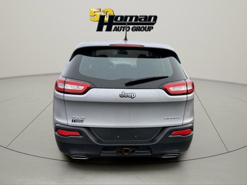 Used 2017 Jeep Cherokee Sport w/ Cold Weather Group image 4