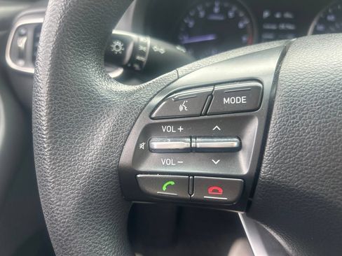 Used 2018 Hyundai Elantra GT FWD image 13