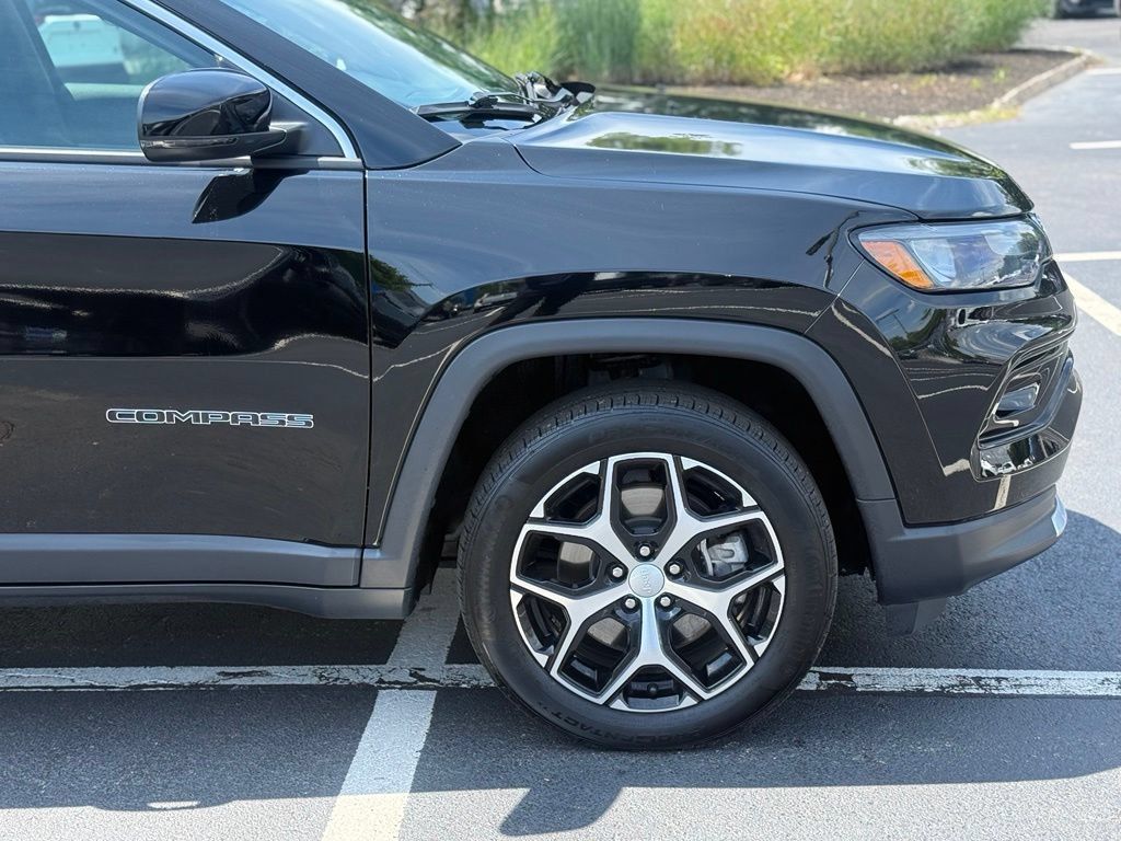 Used 2024 Jeep Compass Limited AWD/4WD image 11