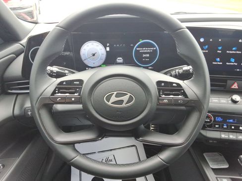 Used 2026 Hyundai Elantra Sport FWD image 11