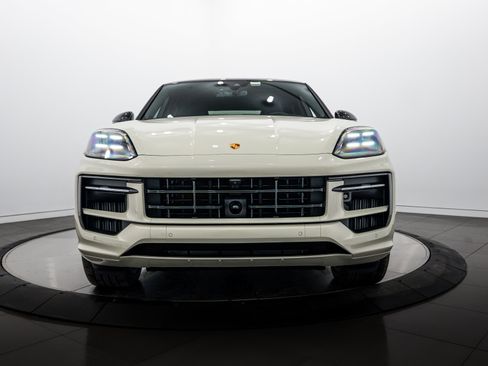 New 2026 Porsche Cayenne GTS image 10