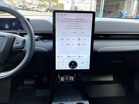 Used 2025 Ford Mustang Mach-E Select w/ Comfort Package Lite image 7