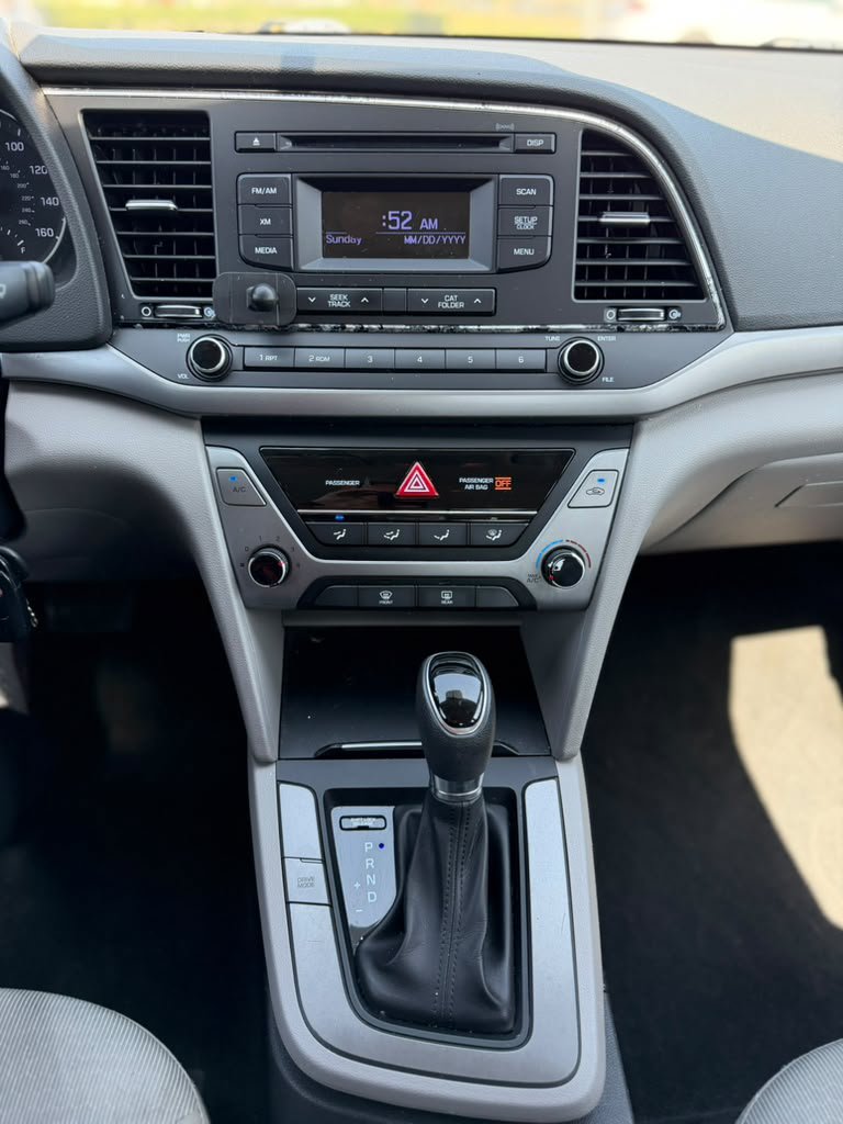 Used 2017 Hyundai Elantra SE FWD image 12