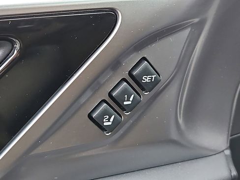 Certified 2025 Subaru Outback Limited image 27