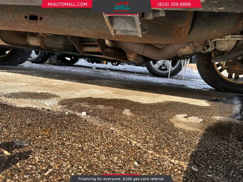 Used 2014 Lincoln Navigator Sport Utility 4D image 32