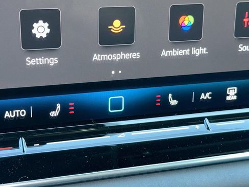 New 2026 Volkswagen Tiguan SE R-Line FWD image 9