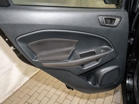 Used 2021 Ford EcoSport SE w/ SE Convenience Package image 9