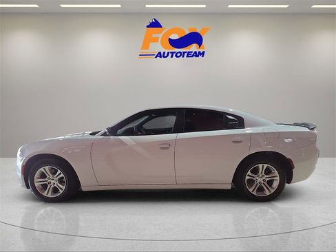 Used 2023 Dodge Charger SXT image 2
