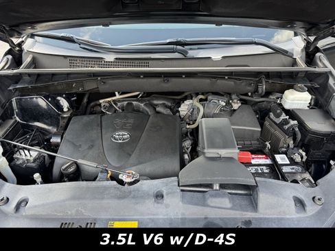 Used 2019 Toyota Highlander XLE image 12