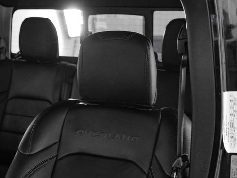Used 2021 Jeep Gladiator Overland w/ Uconnect 4C Nav & Sound Group image 27