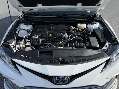 Used 2021 Toyota Camry LE image 26