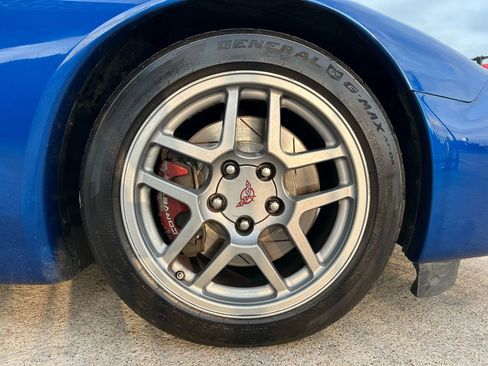 Used 2002 Chevrolet Corvette Coupe w/ Preferred Equipment Group2 image 30