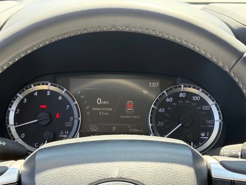 Used 2023 Toyota Highlander LE AWD/4WD image 12