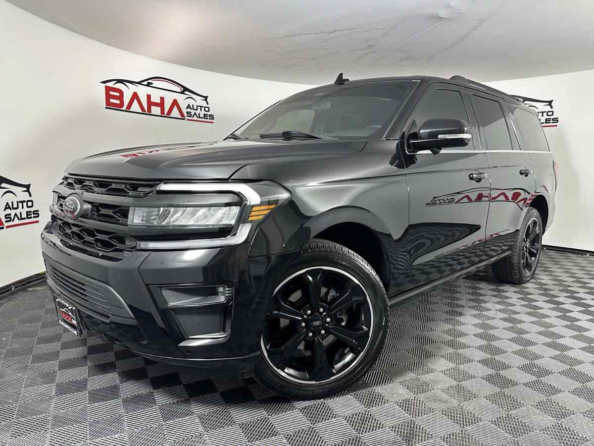 Used 2023 Ford Expedition Limited AWD/4WD image 2