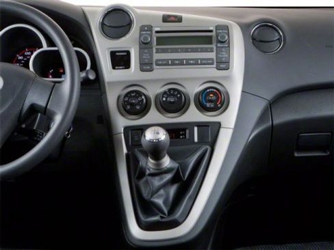 Used 2013 Toyota Matrix S image 10