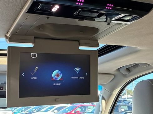 Used 2019 Cadillac Escalade Luxury RWD image 16