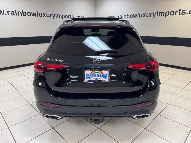 Used 2023 Mercedes-Benz GLC 300 w/ AMG Line image 5