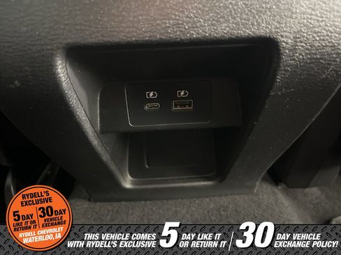 Used 2023 Mitsubishi Outlander SE image 19