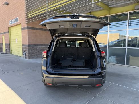 Used 2025 Nissan Rogue SV AWD/4WD image 36