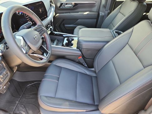 New 2026 Chevrolet Suburban RST w/ RST Capability Package AWD/4WD image 7