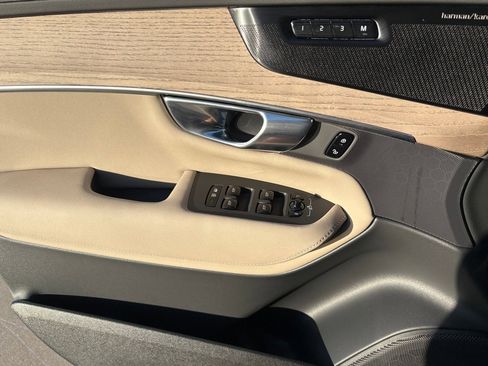 New 2026 Volvo XC90 B5 Ultra image 15