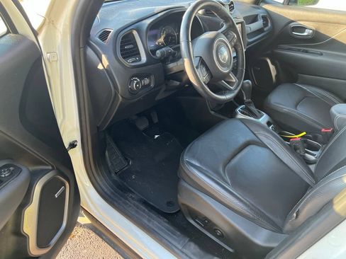 Used 2020 Jeep Renegade Altitude AWD/4WD image 5