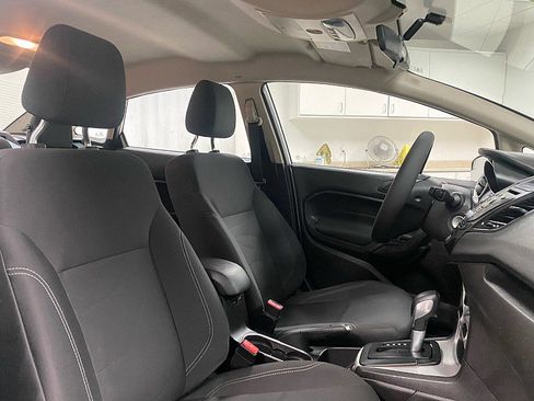 Used 2017 Ford Fiesta SE image 16