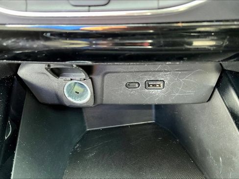 Used 2024 Chevrolet Trax ACTIV w/ Driver Confidence Package FWD image 19