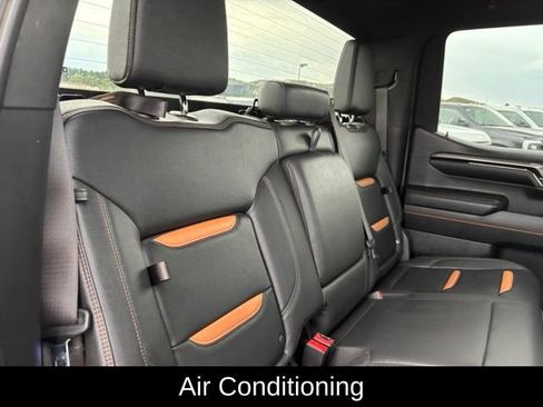 Used 2023 GMC Sierra 1500 AT4 w/ Technology Package AWD/4WD image 21