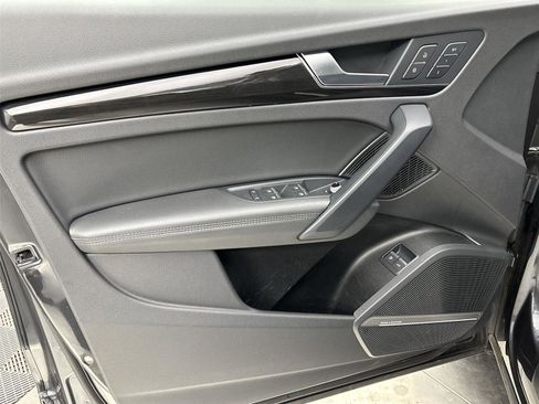 Used 2020 Audi Q5 e Premium Plus image 26