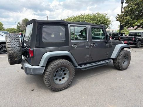 Used 2017 Jeep Wrangler Unlimited Sport w/ Connectivity Group AWD/4WD image 3