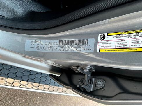Used 2020 RAM 1500 Laramie AWD/4WD image 20