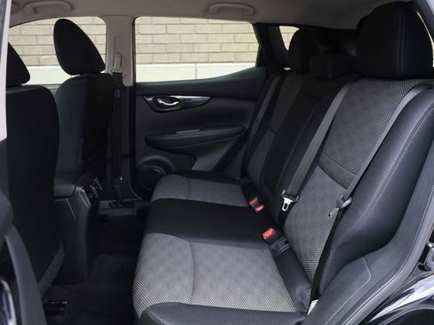 Used 2019 Nissan Rogue Sport SV w/ Technology Package FWD image 22