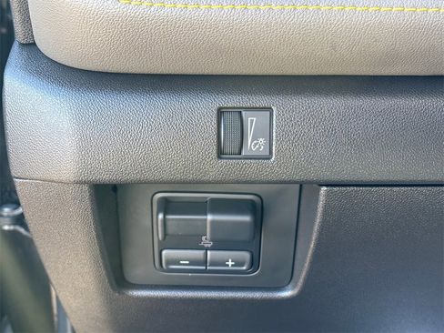 Used 2024 Chevrolet Colorado ZR2 w/ ZR2 Convenience Package III image 22