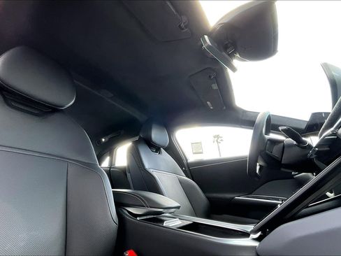 Used 2024 Lucid Air Pure RWD image 22