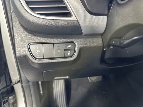 Used 2023 Kia Seltos LX image 19