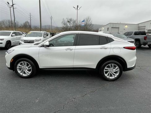 Used 2024 Buick Envista Preferred w/ Convenience I Package image 2