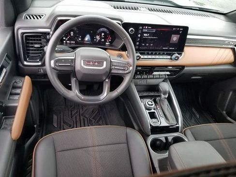Used 2025 GMC Canyon AT4 AWD/4WD image 17