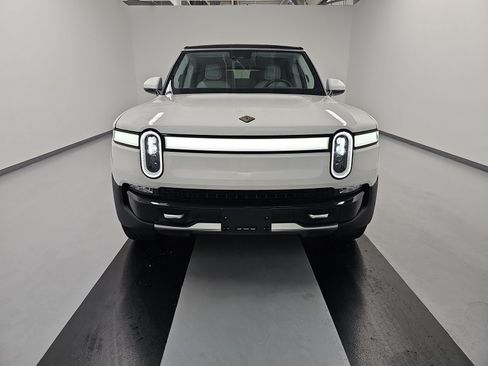 Used 2024 Rivian R1S Adventure AWD/4WD image 8