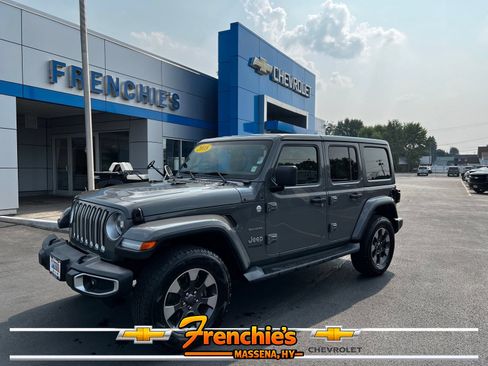 Used 2018 Jeep Wrangler Unlimited Sahara AWD/4WD image 1