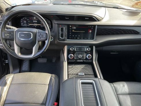 Used 2022 GMC Yukon XL Denali image 4