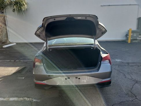 Used 2023 Hyundai Elantra SEL w/ Convenience Package image 13