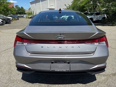 Used 2023 Hyundai Elantra SEL w/ Convenience Package FWD image 17