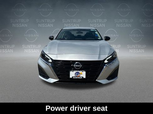 Used 2025 Nissan Altima 2.5 SV image 9