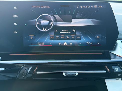 New 2026 BMW X1 xDrive28i w/ Technology Package AWD/4WD image 34