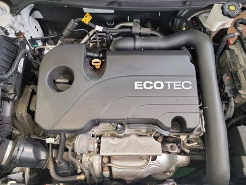 Used 2021 Chevrolet Equinox LT image 30