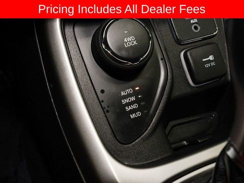 Used 2021 Jeep Compass Latitude AWD/4WD image 16
